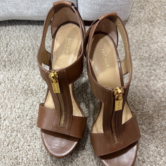 Platform Heels - Picture 1 of 3
